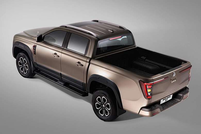 Рамная конструкция, кузов из оцинкованной стали, дополнительная шумоизоляция и комфорт. Подробности о Sinotruk Bolden S7, который едет в Россию