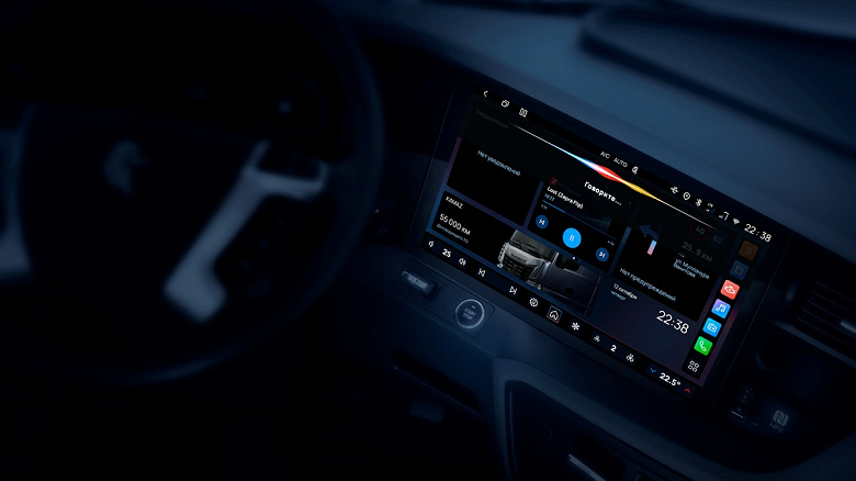 КамАЗы оснастили голосовым помощником. С ним можно звонить по телефону, слушать музыку и настраивать кондиционер в кабине