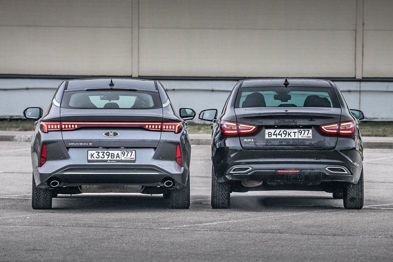 Грохочущая подвеска, плохая шумоизоляция и неожиданный вывод о свободном месте. Lada Aura и &laquo;Москвич 6&raquo; впервые сравнили между собой