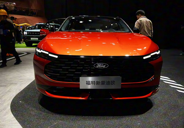 Представлен обновленный Ford Mondeo: более мощный мотор на 261 л.с. и улучшенная медиасистема