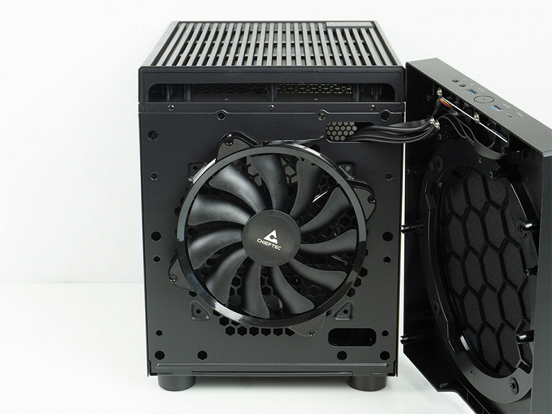 Необычный корпус-кубик для ПК с горизонтальным размещением системной платы и 200-миллиметровым вентилятором. На рынок вышел Chieftec The Cube