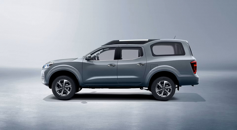 Мощная платформа от Nissan Navara, 2,0-литровый мотор Mitsubishi и 8-ступенчатый &laquo;автомат&raquo; ZF. На учет в России встали первые хардтоп-пикапы Oting Palasso