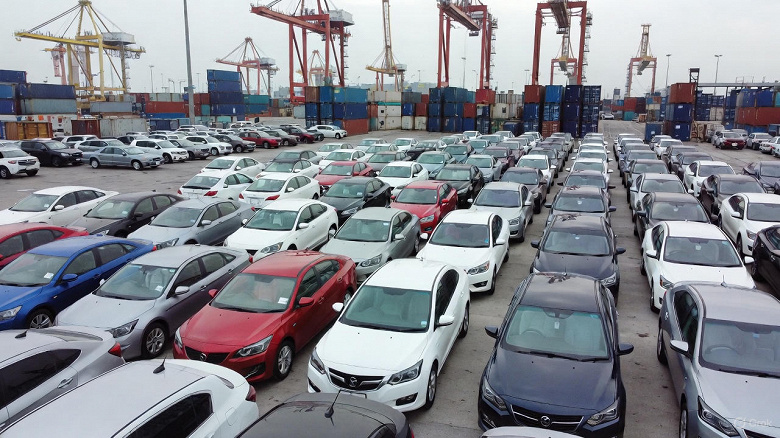 Больше не лидеры: Россия опустилась на третье место в рейтинге импортёров автомобилей из Китая