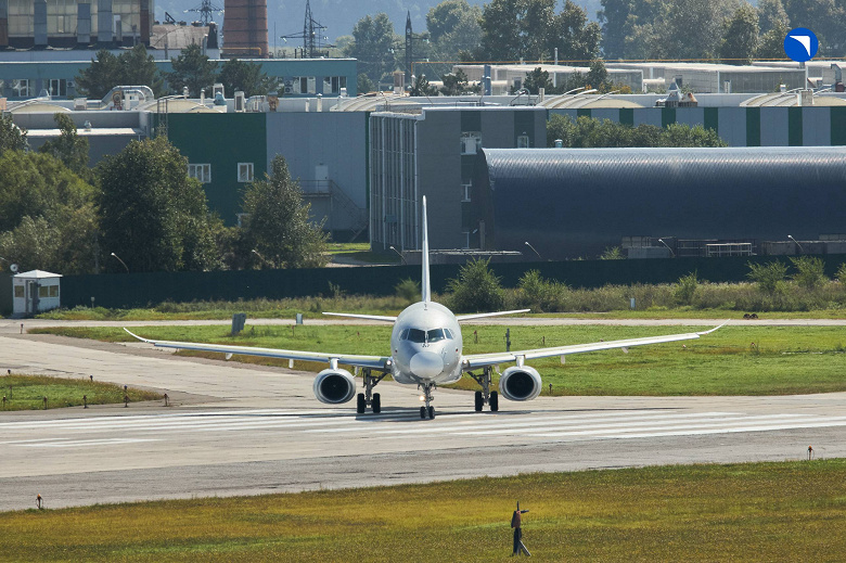 Рабочая лошадка российской авиации: самолёты SSJ-100 налетали свыше 2 млн часов