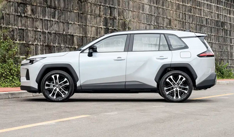 В Китае представлен новый Toyota Wildlander — клон новейшего Toyota RAV4 за 170 тыс. юаней (1,9 млн рублей) с русифицированной медиасистемой