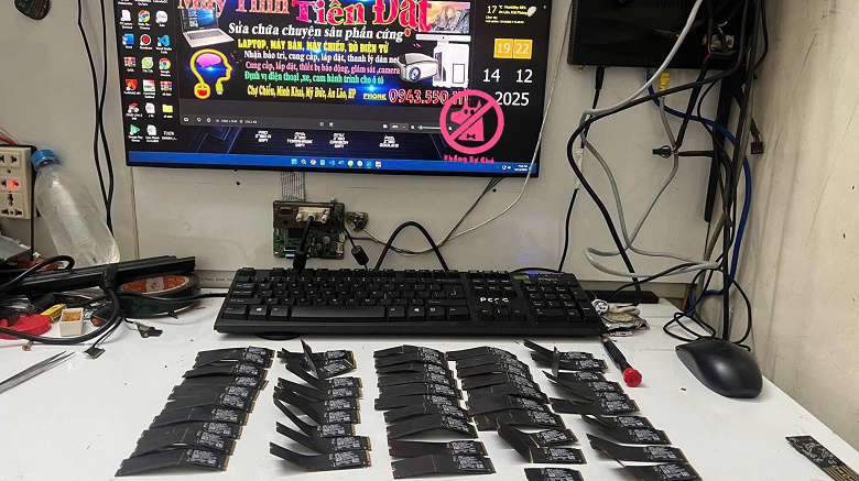 10-летний ребёнок погнул 50 SSD Samsung на сумму почти 4000 долларов