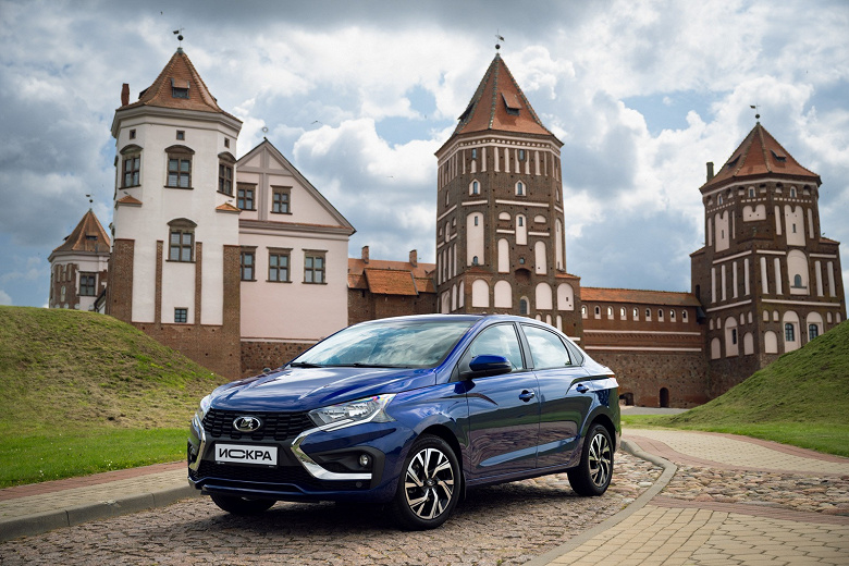 Lada Iskra уже готовят к апгрейду: бесключевой доступ, климат-контроль и новый мотор на 120 л.с.