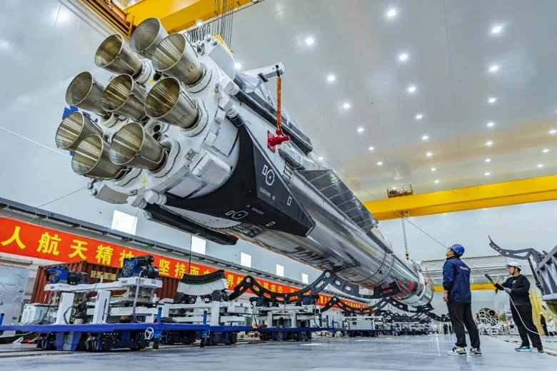 Взрываются не только Starship: ракета компании LandSpace взорвалась прямо перед посадкой