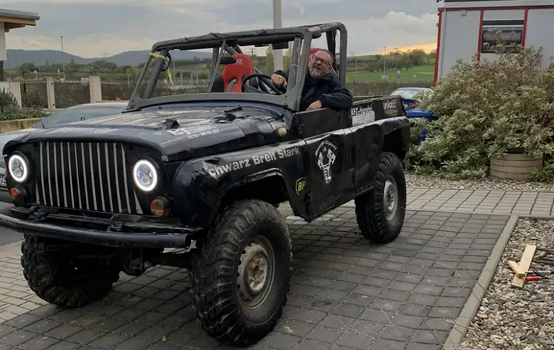 УАЗ на «автомате» и мотором от «Гелендвагена»: в Германии всего за 7000 евро продают уникальный советский УАЗ-469