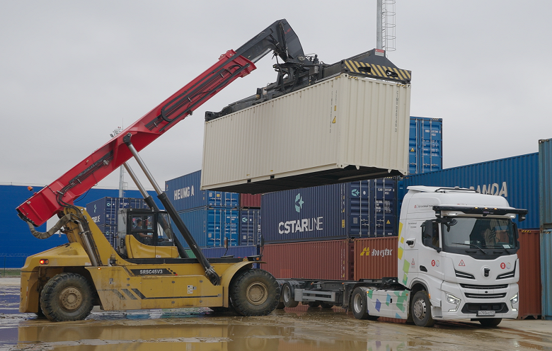 Яндекс тестирует автономный тягач в Подмосковье