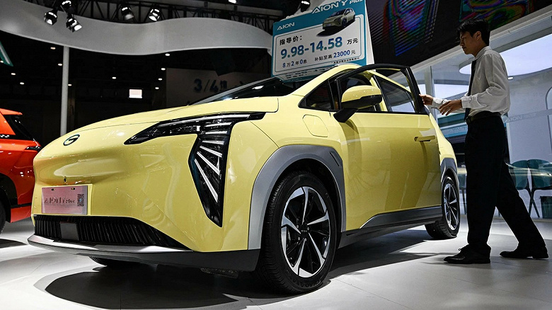 204 л.с., гарантия 4 года или 150 тыс. км, цена 2,4 млн рублей и экономия 255 000 рублей в год по сравнению с моделями на ДВС. Новый российский электромобиль от Яндекса полностью рассекречен