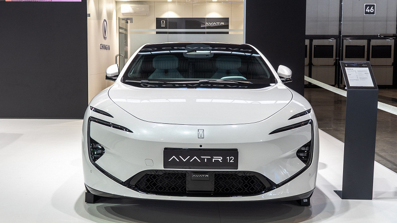 Avatr 12 вышел в продажу: россиянам дарят пожизненную гарантию и полный спектр современных технологий