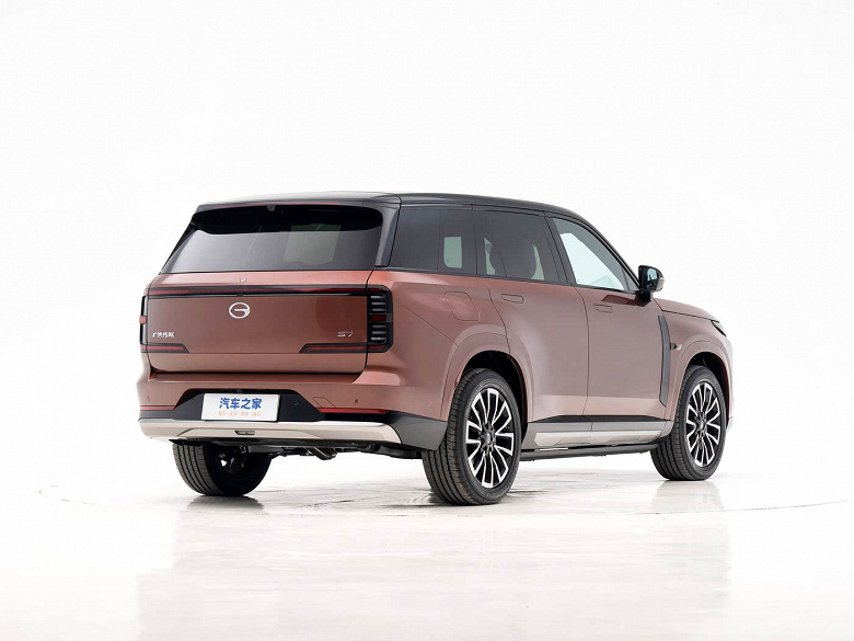 Интересный и очень дешевый аналог Li Auto L6. Представлен GAC S7 — 500 л.с., полный привод, отличное оснащение по цене от 21,5 тыс. долларов