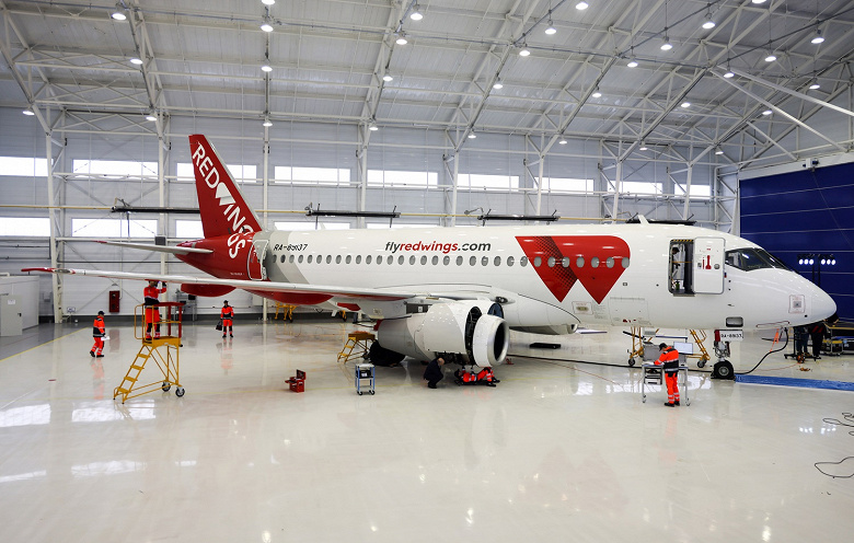 Первый полностью российский Superjet поднимется в воздух уже в апреле