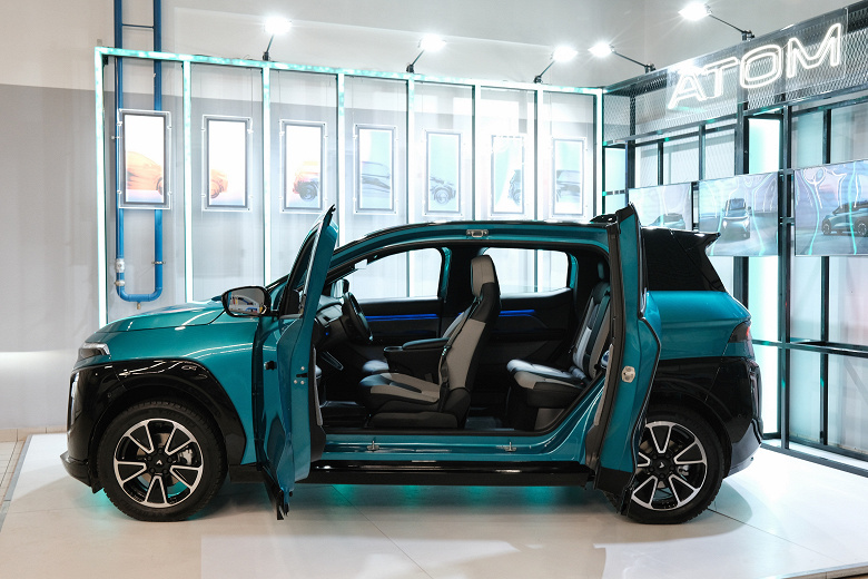  Действительно российский автомобиль с уникальной конструкцией, который уже стал хитом с более чем 100 000 предзаказов: серийное производство &laquo;Атома&raquo; стартует в июле 2025