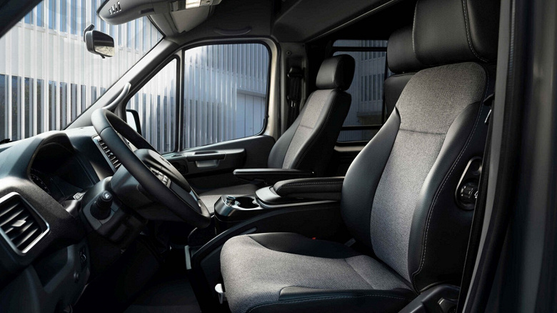 Российский полноприводный минивэн теперь доступен всем — недорого: цены на новый «Соболь NN» быстро пошли вниз