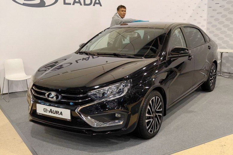 Lada e-Aura, которой не нужен бензин, показали в Москве
