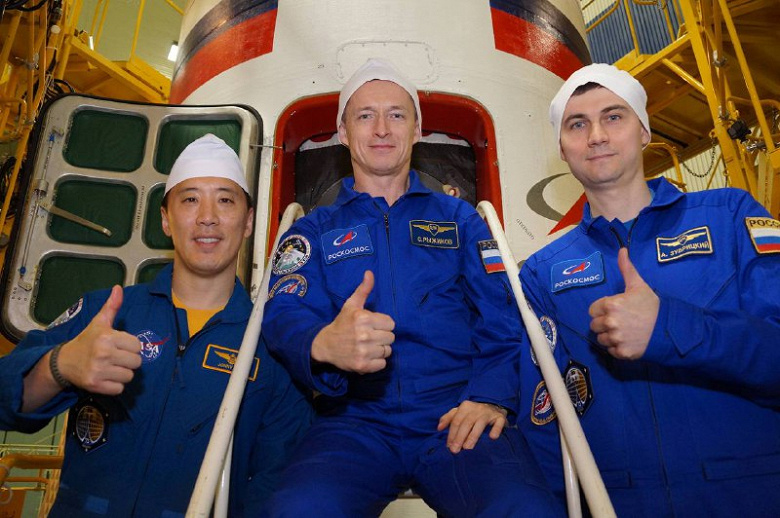 Космонавты выполнили проверку «Союза МС-27» перед стартом