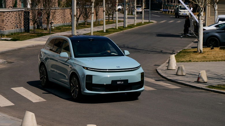 Представлен Li&nbsp;L6 2025 &mdash; самый дешёвый автомобиль бренда, который быстро стал бестселлером, получил другой лидар и новый цвет