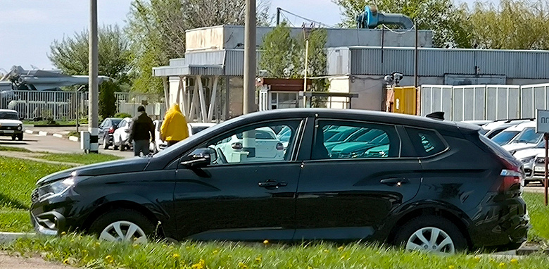 Самая практичная Lada Iskra: чёрный универсал SW впервые показали вживую со всех сторон