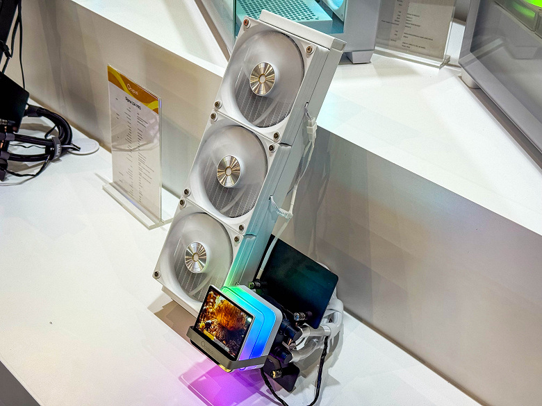 Ocypus продемонстрировала прототип системы водяного охлаждения Sigma Ultra с вентилятором, экраном и расширяющимся «соплом»
