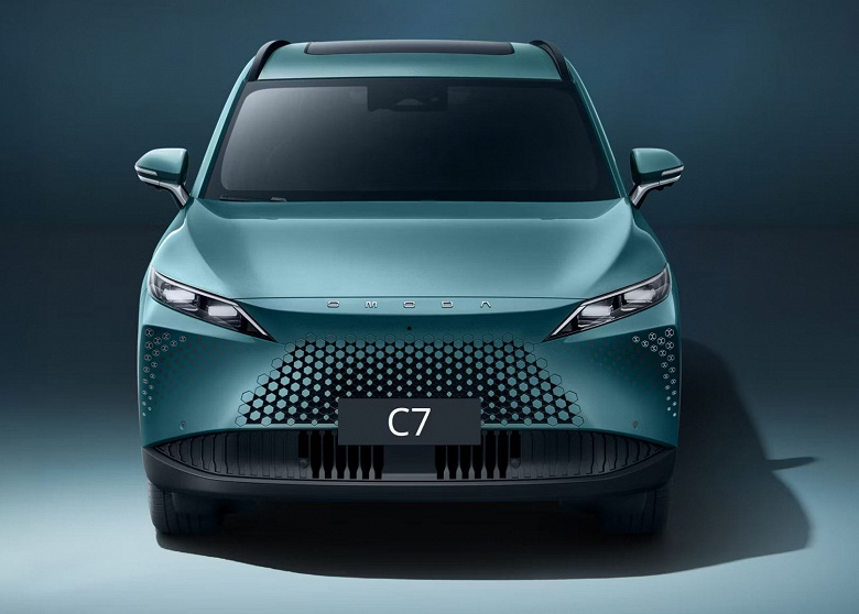 150 л.с., полный привод, 3 года гарантии и богатое оснащение: раскрыты все характеристики и комплектации кроссовера Omoda C7 для России