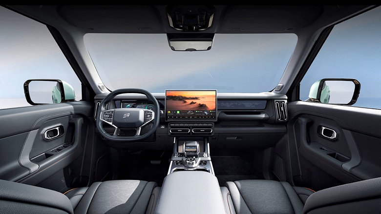 Мощный 2,0-литровый мотор, 8-ступенчатый &laquo;автомат&raquo; и полный привод. В России сертифицируют внедорожник Jetour T1, названа предварительная цена