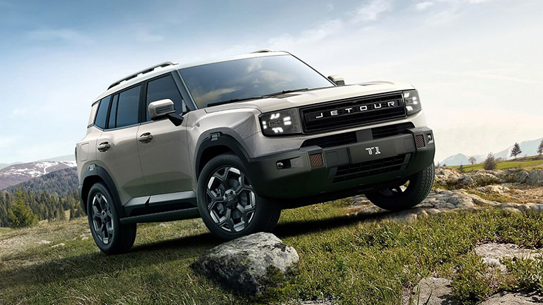 Мощный 2,0-литровый мотор, 8-ступенчатый &laquo;автомат&raquo; и полный привод. В России сертифицируют внедорожник Jetour T1, названа предварительная цена