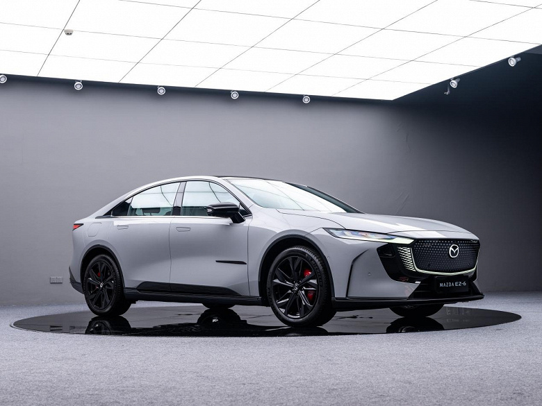 Новейшая &laquo;шестёрка&raquo; Mazda с запасом хода 1300 км и расходом 3,6 л на 100 км. Представлена Mazda EZ-6 Sports Edition
