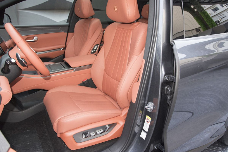 Альтернатива Toyota Highlander и Li Auto L6 &mdash; всего 4,5 млн рублей. В России появился 700-сильный гибрид BYD Tang L &mdash; &laquo;самый крутой китайский кроссовер&raquo; по версии китайских СМИ