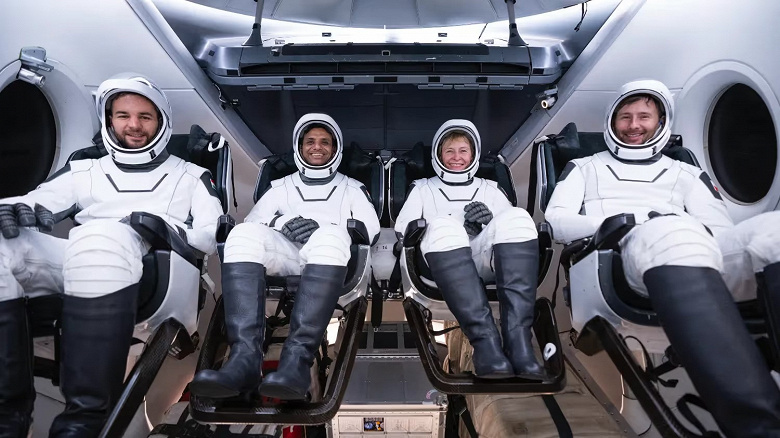 Исторический запуск отложили: NASA не может гарантировать безопасности астронавтов миссии Ax-4 