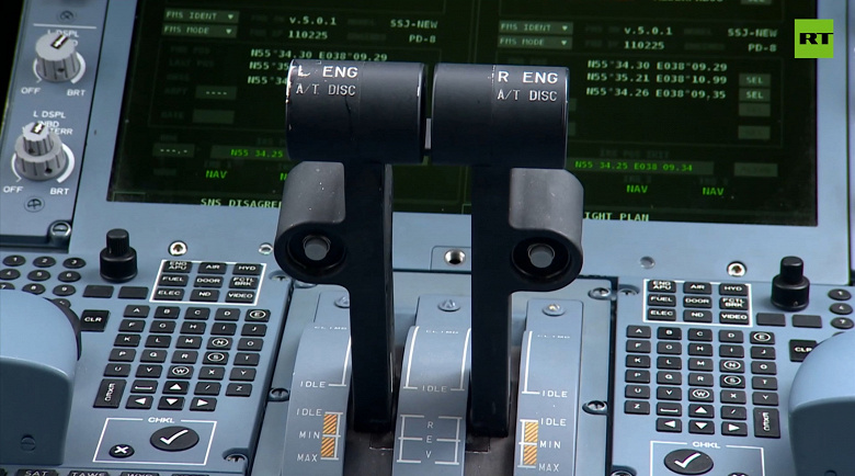 На таких российских самолетах скоро будем летать: RT показал полностью импортозамещённый SJ-100 внутри и снаружи