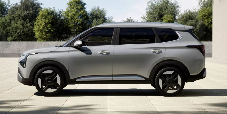 Представлен бюджетный кроссовер Kia Carens Clavis