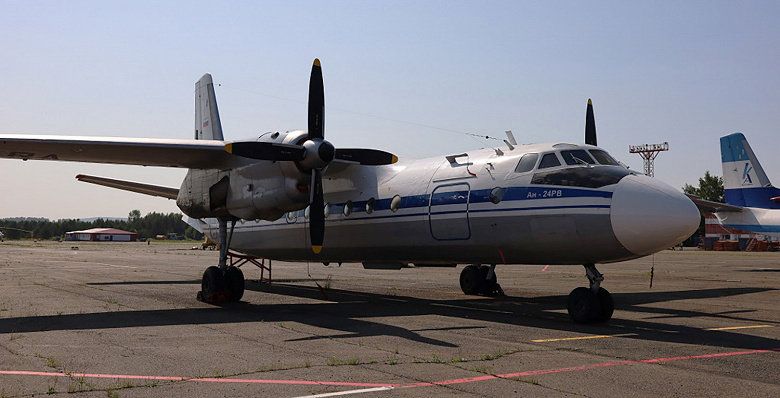 &laquo;КрасАвиа&raquo; ждет новейшие российские самолеты ТВРС-44 и Ил-114, а пока их нет, в строй ввели старенький Ан-24