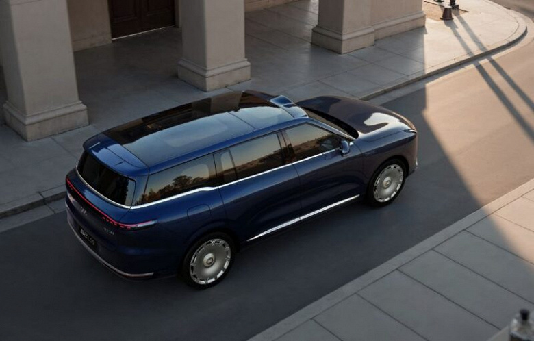 Конкурент Li L9 и Denza N9 с управлением задними колёсами и АКБ Freevoy. Представлен большой 5,3-метровый внедорожник IM LS9