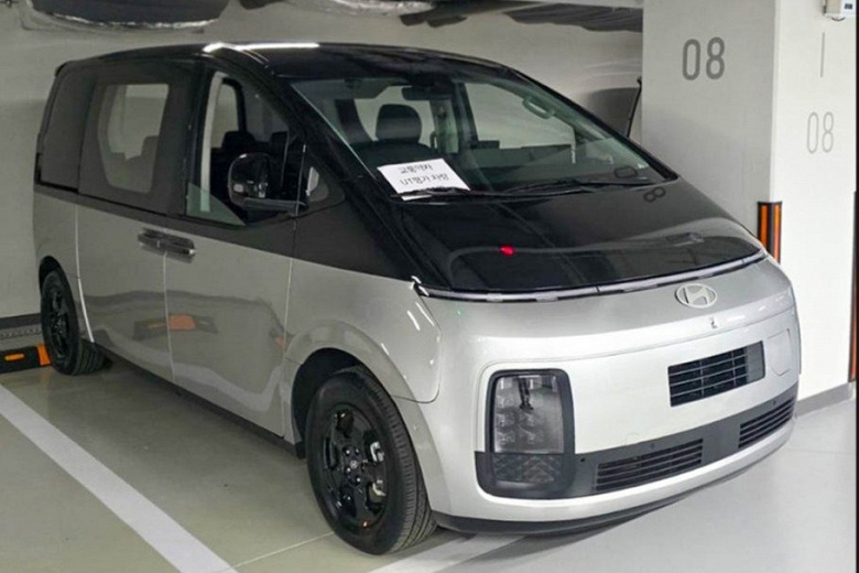 Это совершенно новый Hyundai Staria 2025. Первое фото без камуфляжа