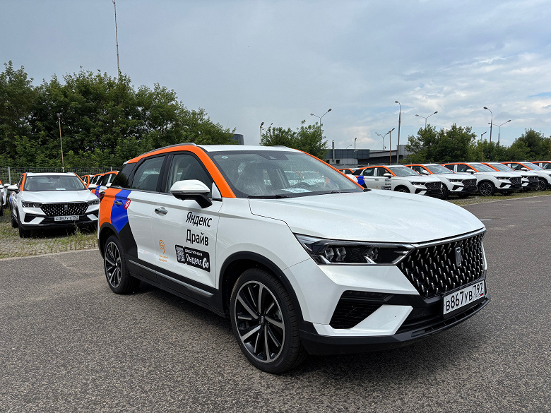 Пять тысяч машин FAW: в «Яндекс Драйве» появились кроссоверы Bestune T77