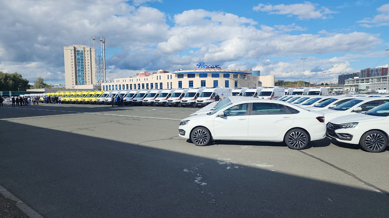 Вот кто покупает Lada Aura: 80 машин отправили в Татарстан для госслужащих