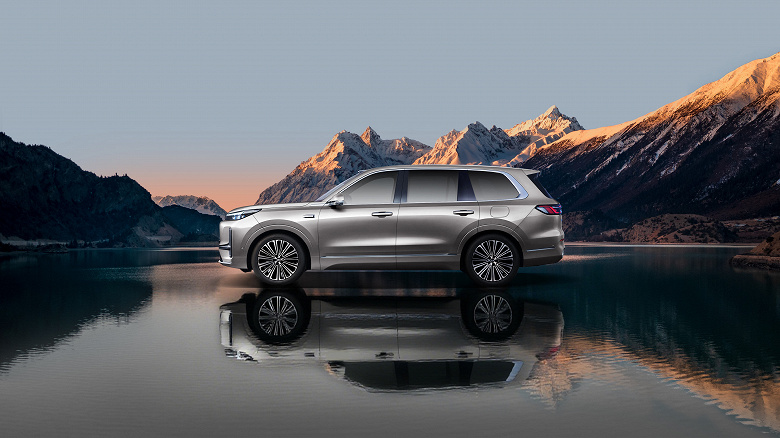 Мощный гибридный внедорожник — за копейки. Представлен 6-местный Geely Galaxy M9, он готов отправить Li Auto на свалку истории