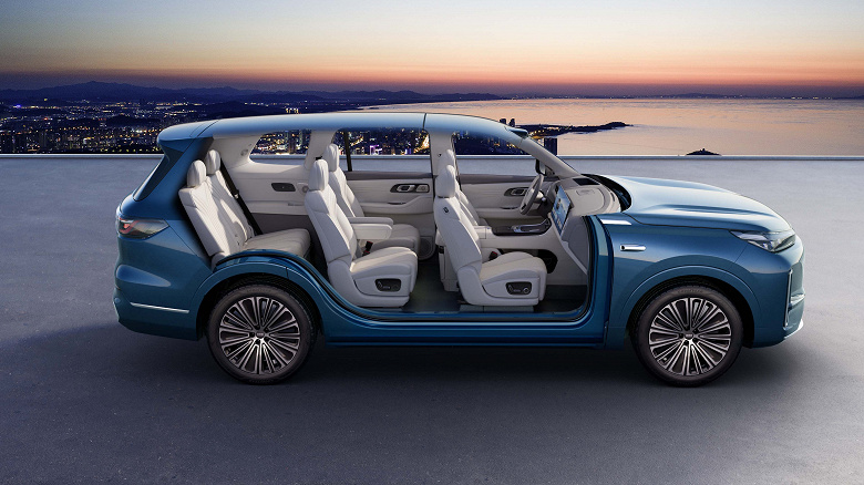 Мощный гибридный внедорожник — за копейки. Представлен 6-местный Geely Galaxy M9, он готов отправить Li Auto на свалку истории