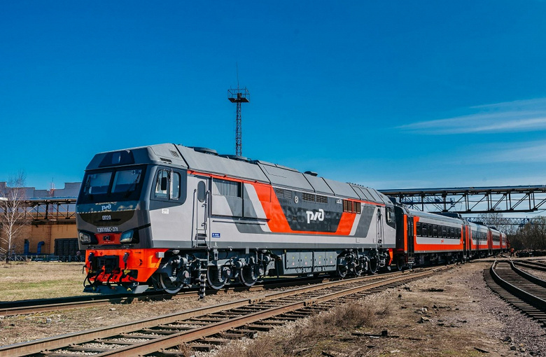 РЖД показала первый пригородный дизель-поезд ДП2Д с новой для России технологией push-pull: ездит без разворота и везёт до 636 пассажиров