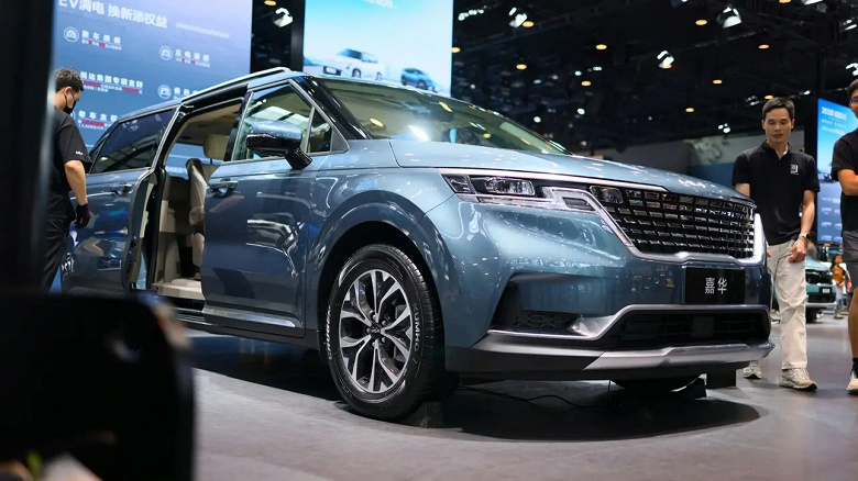 Представлен новейший Kia Carnival 2026