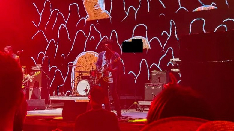 Новые &laquo;айфоны&raquo; &mdash; новые проблемы. На фотографиях с iPhone Air и iPhone 17 Pro появляются чёрные квадраты и белые волнистые линии