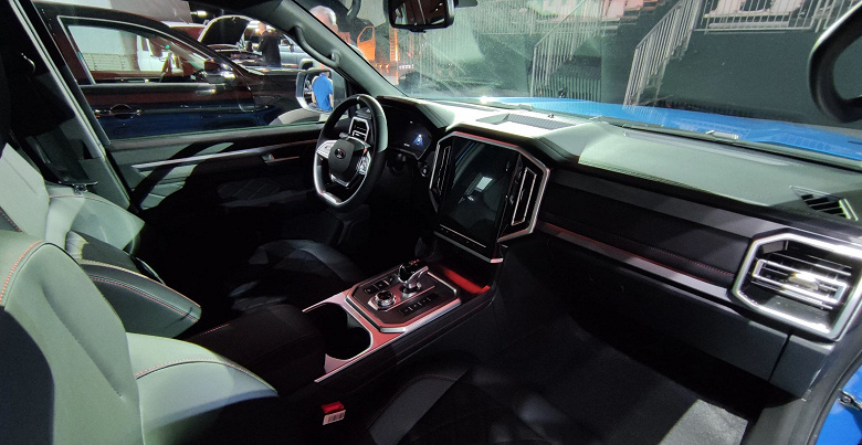 224 л.с., мощная рама, 8-ступенчатый «автомат» и полный привод — всего 3,5 млн рублей. Раскрыта стоимость пикапа Sollers ST9, производство которого наладили на УАЗе