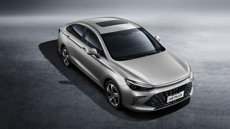 Бюджетный седан BAIC U5 Plus подорожал в России на 230 тыс. рублей, а кроссовер BAIC X55 подорожал сразу на миллион