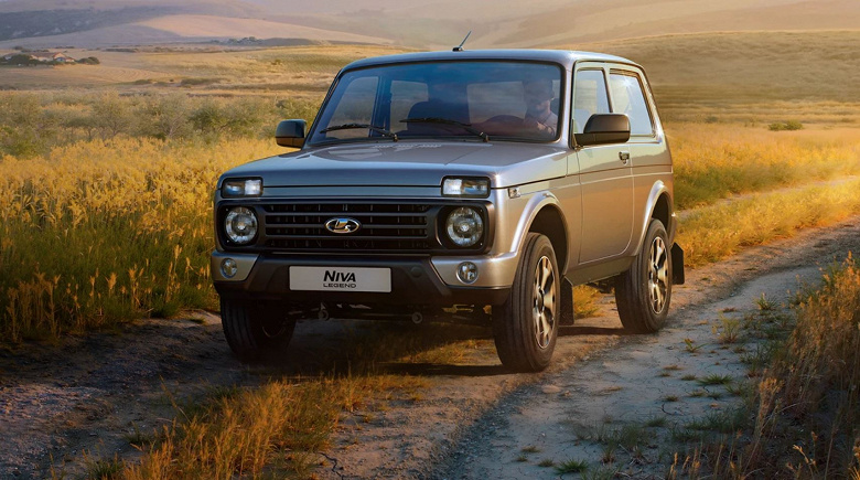 Распродажа Lada продлена на октябрь: АвтоВАЗ предлагает Lada Granta, Vesta, Largus, Niva и Aura со скидкой до 400 тыс. рублей