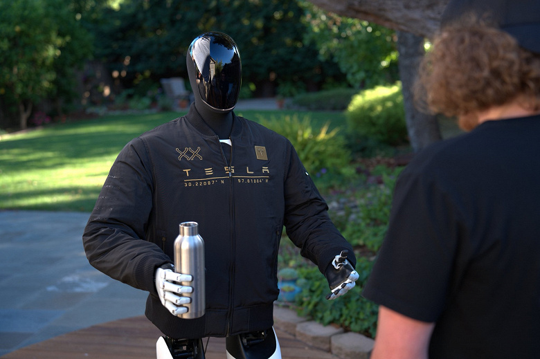 Ещё не хирург, но неплохой уборщик: Tesla Optimus уже умеет вытирать со стола и складывать бельё