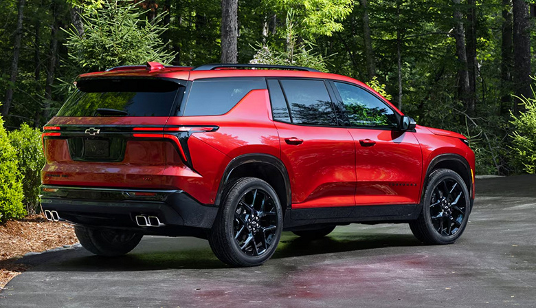 В продаже в России появились новые внедорожники Chevrolet Traverse: 325 л.с., &laquo;автомат&raquo; и полный привод &mdash; за 10,9 млн рублей (или 7,4 млн рублей под заказ)