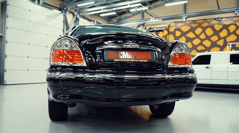 6,9 млн рублей за одну из самых роскошных &laquo;Волг&raquo; в истории: на продажу выставлен уникальный ГАЗ-3111 с отделкой из кожи крокодила