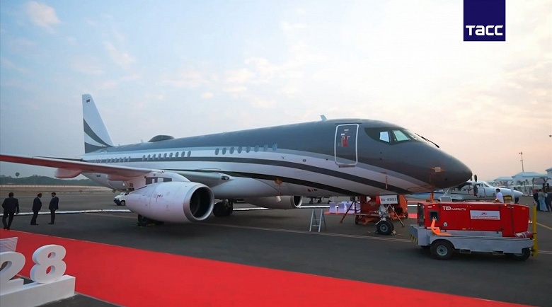 Представлен Superjet повышенной комфортности: люксовая бизнес-версия SJ-100 носит название Aurus